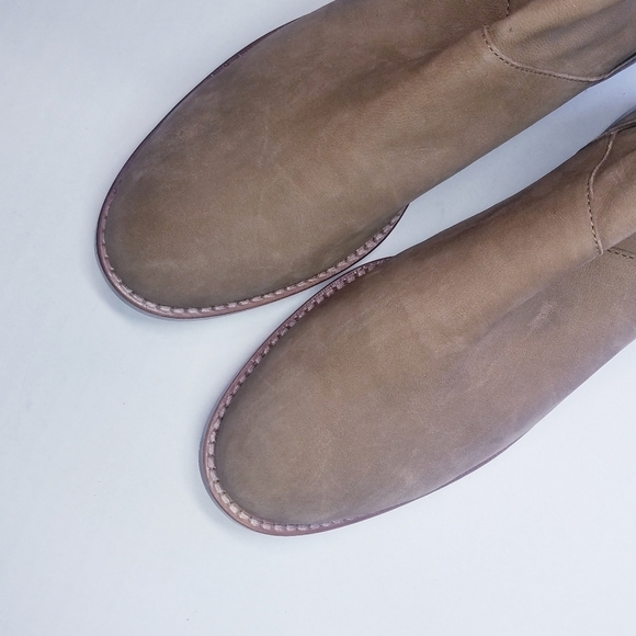 Eileen Fisher | Suede Grey Ankle‎ Boot, size 9 - Picture 4 of 6